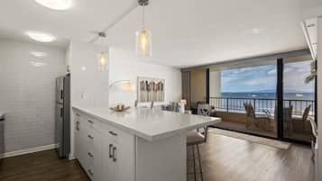 Condo, 1 Bedroom | Interior