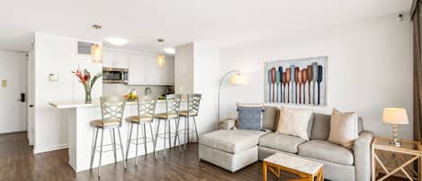 Condo, 1 Bedroom | Living area