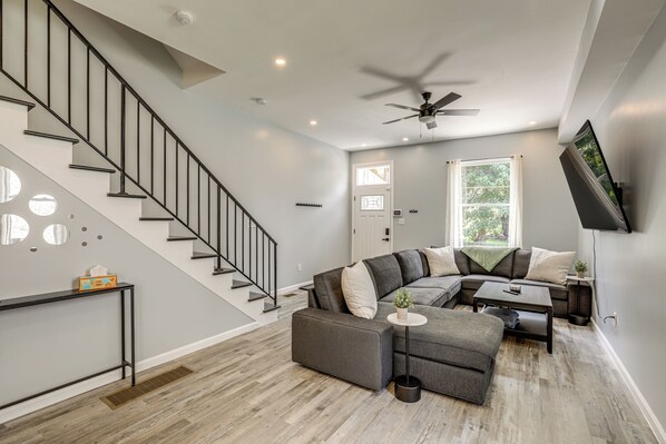 Apartment (4 Bedrooms) | Interior - Group Getaway w/ Games & Patio in Philadelphia! (Philadelphia)