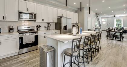 Group Getaway w/ Games & Patio in Philadelphia!
