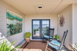 Interior - Puget Sound Views: Des Moines Apt w/ Patio (Des Moines)