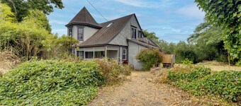 Walk to Main Avenue: Cozy Unit in Warrenton