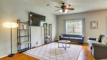 House (4 Bedrooms) | Front of property