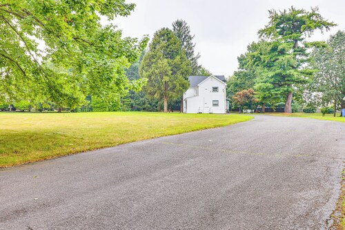 12 Mi to Rutgers: Brand New Apt w/ Home Office!