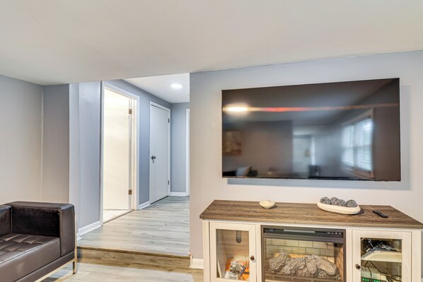 Apartment (2 Bedrooms) | Interior - 12 Mi to Rutgers: Brand New Apt w/ Home Office! (Monroe Township)