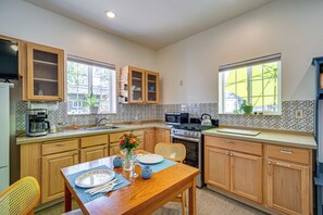 Apartment (0 Bedroom) | Interior