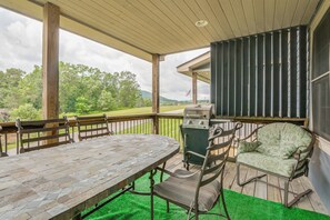 Apartment (3 Bedrooms) | Interior - 1 Mi to Wisp Resort: Hot Tub Haven in Mchenry! (McHenry)