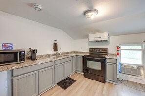 Apartment (5 Bedrooms) | Interior - 8 Mi to Keuka Lake: Bath Apt w/ Remote-work Perks! (Bath)