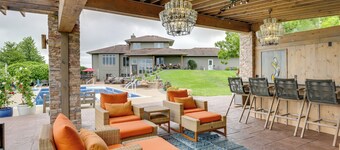 Outdoor Oasis: Luxe Flat in Mt Horeb!