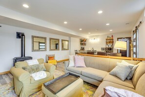 Interior - Outdoor Oasis: Luxe Flat in Mt Horeb! (Mount Horeb)