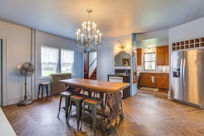 House (5 Bedrooms) | Interior