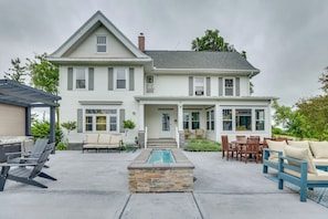 House (5 Bedrooms) | Interior - Group Getaway: Luxe Farmhouse in Mt Horeb! (Mount Horeb)