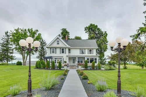 Fire Pits, Views & Yard: Luxe Mt Horeb Getaway!