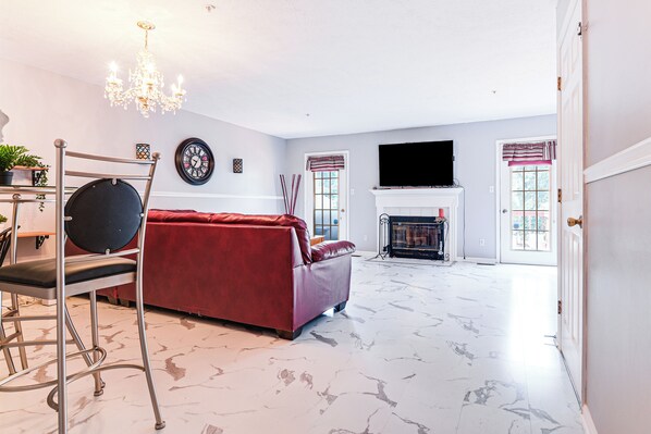 Apartment (3 Bedrooms) | Interior - 11 Mi to Dtwn Aberdeen: Spacious Townhome! (Abingdon)