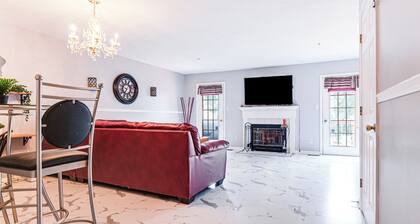 11 Mi to Dtwn Aberdeen: Spacious Townhome!