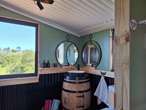 Luxury Cabin, 1 Queen Bed | Bathroom | Shower, hair dryer, towels, soap