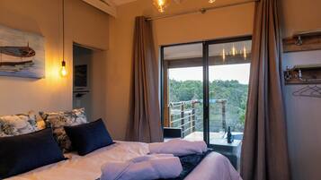 Luxury Cabin, 2 Bedrooms, Valley View | Cadar kapas Mesir, peralatan tempat tidur premium, gebar bulu kapas