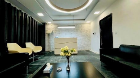 Recepción. RESIDENCE QUATRE SAISON
