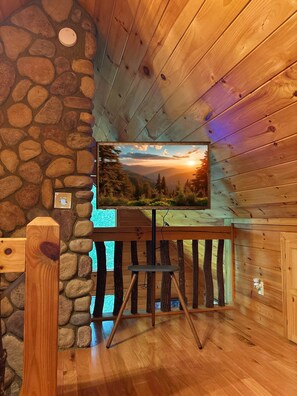 Interior - BLACK BEARS CROSSING: PET FRIENDLY, COZY CABIN WITH HOT TUB IN BLUE RIDGE, GA (Blue Ridge)