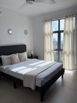 2 chambres, fer et planche à repasser, Wi-Fi, draps fournis