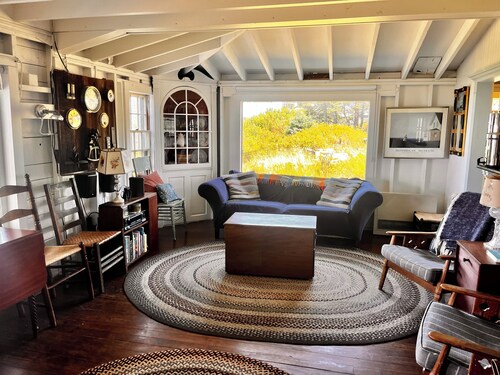 Sunsets Galore 
Peace & Quiet
Beautiful 3-bedroom home on Monhegan Island.