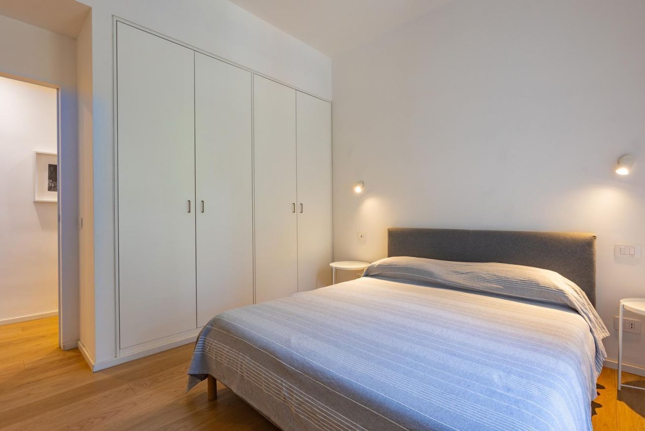 4 Schlafzimmer, Bügeleisen/Bügelbrett