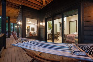 4 bedrooms, desk, iron/ironing board, WiFi