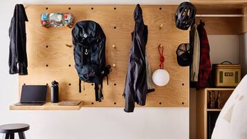 1 bedroom, iron/ironing board, free WiFi, bed sheets