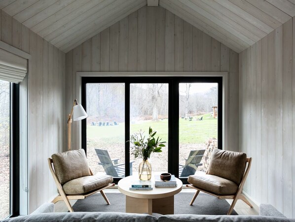 Interior - Tälta Lodge, a Bluebird by Lark | Stuga - Queen | Near Stowe Golf Course (Stowe)