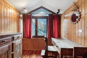 Interior - Apartment 'Gigi E Laura' with Mountain View, Balcony and Wi-Fi (Lillaz)