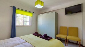 1 bedroom, bed sheets