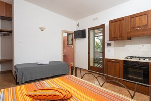 1 habitación, wifi y ropa de cama