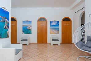 Interior - Room 'Angeli Nel Salento - Room 5' with Private Terrace, Wi-Fi and Air Conditioning (Cocumola)