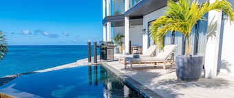 Secluded Oceanview Villa with 2 Bedrooms & Kitchen Ideal for Soothing Beach Days