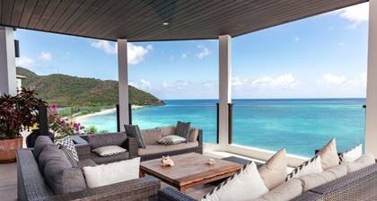 Escape to Serenity at This Fabulous 4 Bedroom Villa with Kitchen Near the Sea