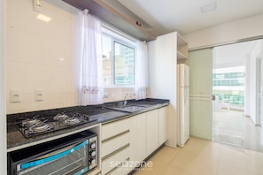 Basic Apartment | Private kitchen