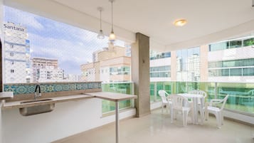 Apartment | Outdoor dining