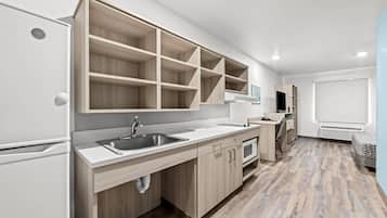 Desk, laptop workspace, free WiFi, bed sheets