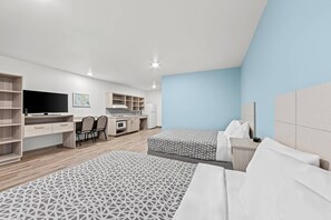 Svit - 2 queensize-sängar - tillgänglighetsanpassat - icke-rökare | Skrivbord, arbetsyta för laptop, gratis wi-fi och sängkläder