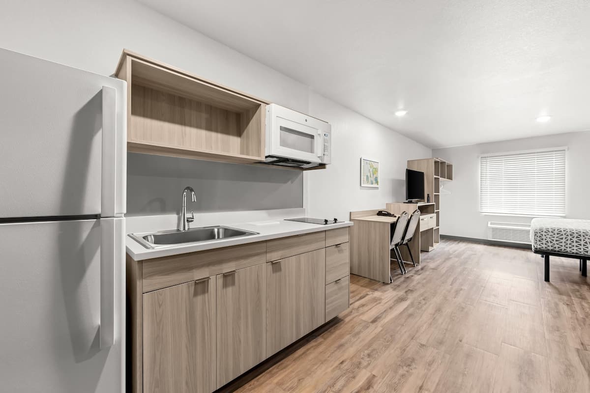 Desk, laptop workspace, free WiFi, bed sheets