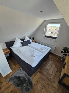 2 bedrooms, iron/ironing board, WiFi, bed sheets