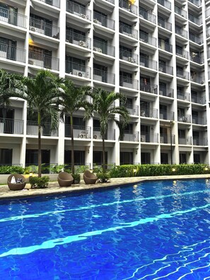 ห้องพัก, 1 ห้องนอน, พร้อมสิ่งอำนวยความสะดวกสำหรับผู้พิการ | สระว่ายน้ำ | สระว่ายน้ำกลางแจ้ง