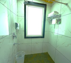 Executive Valley View | 浴室 | 淋浴设施、免费洗浴用品、拖鞋、毛巾