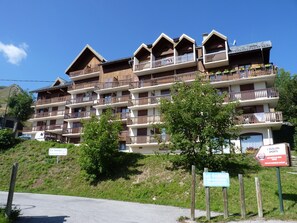 Chalet | Exterior - Mountain Apartment in Saint-sorlin (Saint-Sorlin-d'Arves)