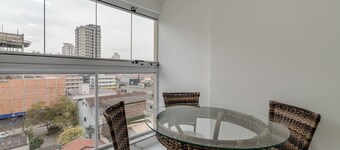 2BR apt w/ BBQ 700m From the Beach Sir0501