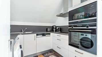 Mikrowelle, Ofen, Herdplatte, Geschirrspüler