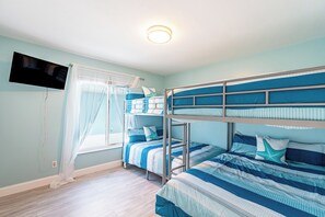 3 bedrooms, internet, bed sheets