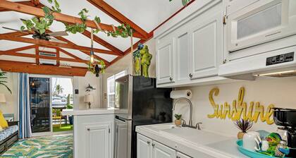 Cozy Boathouse in Fort Myers Beach