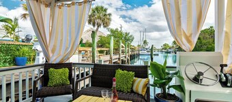 Cozy Boathouse in Fort Myers Beach