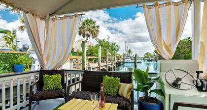 Cozy Boathouse in Fort Myers Beach